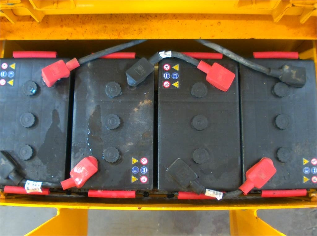 Haulotte Compact 12  - Ψαλιδωτό ανυψωτικό: φωτογραφία 5 Haulotte Compact 12  - Ψαλιδωτό ανυψωτικό: φωτογραφία 5