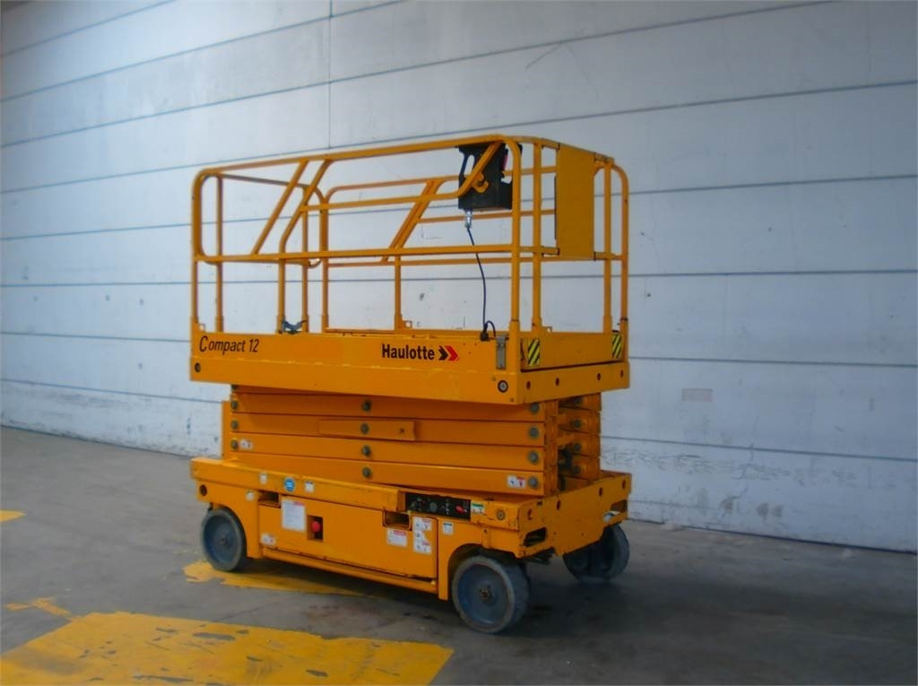 Haulotte Compact 12  - Ψαλιδωτό ανυψωτικό: φωτογραφία 3 Haulotte Compact 12  - Ψαλιδωτό ανυψωτικό: φωτογραφία 3
