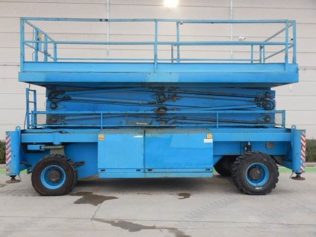 Holland Lift M250DL27 - Ψαλιδωτό ανυψωτικό: φωτογραφία 1 Holland Lift M250DL27 - Ψαλιδωτό ανυψωτικό: φωτογραφία 1