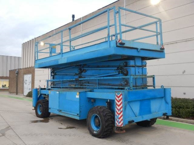Holland Lift M250DL27 - Ψαλιδωτό ανυψωτικό: φωτογραφία 3 Holland Lift M250DL27 - Ψαλιδωτό ανυψωτικό: φωτογραφία 3