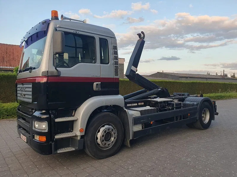 MAN TG 310 A - Φορτηγό φόρτωσης γάντζου: φωτογραφία 2 MAN TG 310 A - Φορτηγό φόρτωσης γάντζου: φωτογραφία 2