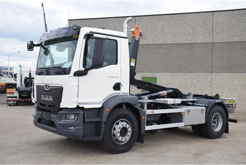 MAN TGM 18.320 - Φορτηγό φόρτωσης γάντζου: φωτογραφία 2 MAN TGM 18.320 - Φορτηγό φόρτωσης γάντζου: φωτογραφία 2