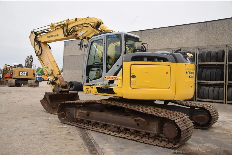 Ερπυστριοφόρος εκσκαφέας New Holland Kobelco E235B SR-LCT: φωτογραφία 1