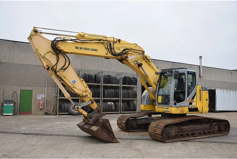 New Holland Kobelco E235B SR-LCT - Ερπυστριοφόρος εκσκαφέας: φωτογραφία 4 New Holland Kobelco E235B SR-LCT - Ερπυστριοφόρος εκσκαφέας: φωτογραφία 4