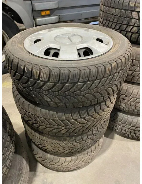 Bridgestone *Mercedes deksels met banden*205/55R16 - Ελαστικά και ζάντες για Αυτοκίνητο: φωτογραφία 1 Bridgestone *Mercedes deksels met banden*205/55R16 - Ελαστικά και ζάντες για Αυτοκίνητο: φωτογραφία 1