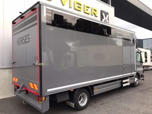 Mercedes-Benz Atego 1018 *Cruise control*Airco*Achteruitrijcamera*elektrische ruiten - Φορτηγό μεταφοράς αλόγων: φωτογραφία 2 Mercedes-Benz Atego 1018 *Cruise control*Airco*Achteruitrijcamera*elektrische ruiten - Φορτηγό μεταφοράς αλόγων: φωτογραφία 2