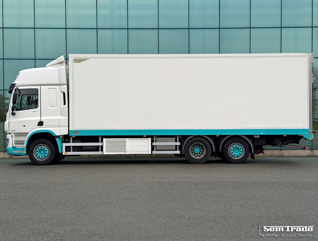 DAF CF 450 SC Heiwo Isolated BOX 875 x 250 x 275 INS. Carrier Cooling 340.000 KM Tail Lift Super Condition NEW APK - TUV - Φορτηγό ψυγείο: φωτογραφία 2 DAF CF 450 SC Heiwo Isolated BOX 875 x 250 x 275 INS. Carrier Cooling 340.000 KM Tail Lift Super Condition NEW APK - TUV - Φορτηγό ψυγείο: φωτογραφία 2