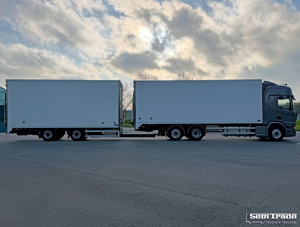 Scania R450 Retarder Full AIR 163.000 KM Heiwo Isolated Boxes 2X Tail Lift NL-Truck IN NEW Condition - Φορτηγό κόφα: φωτογραφία 5 Scania R450 Retarder Full AIR 163.000 KM Heiwo Isolated Boxes 2X Tail Lift NL-Truck IN NEW Condition - Φορτηγό κόφα: φωτογραφία 5