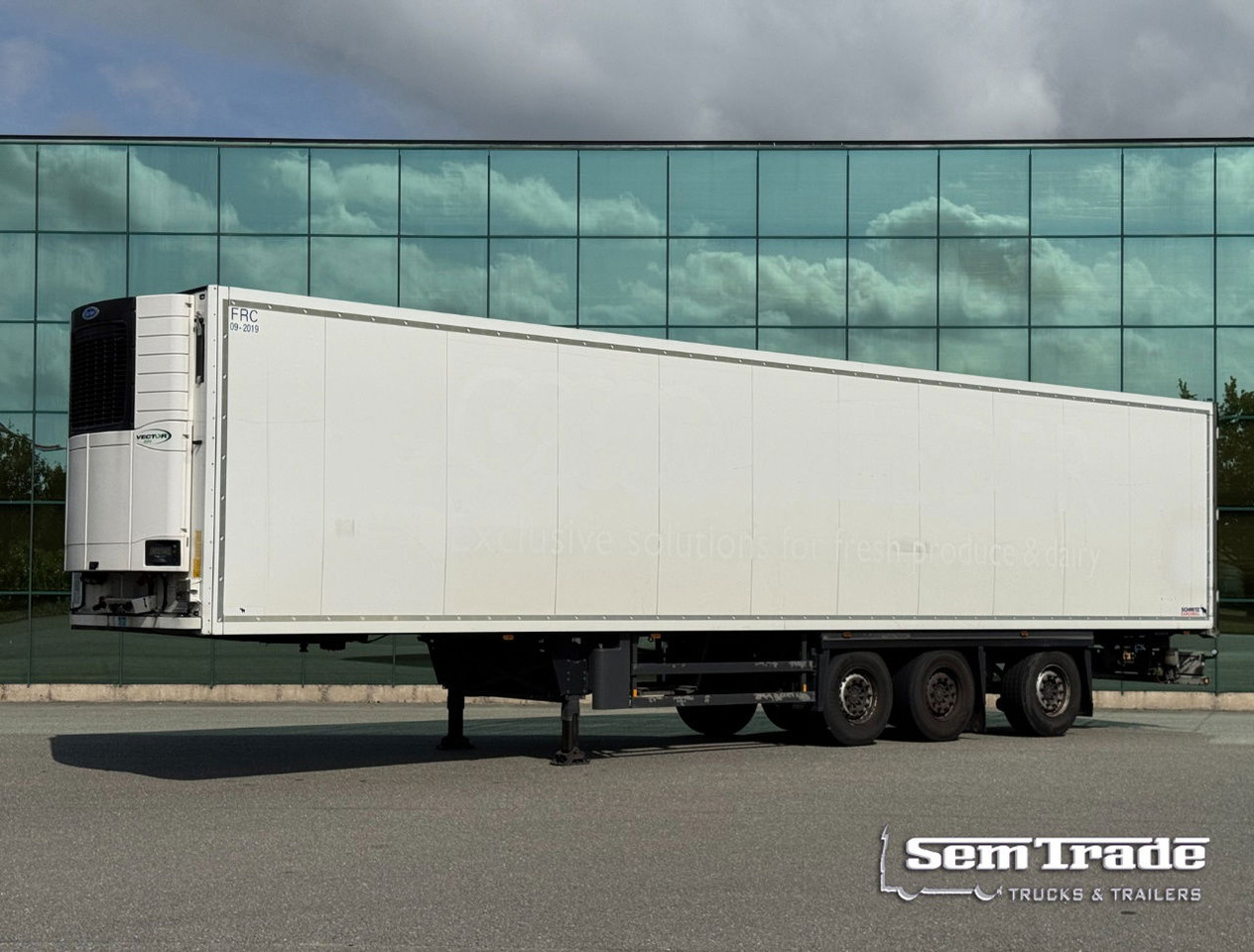 Schmitz Cargobull 3-AS Stuuras Carrier Vector 1550 Gegalvaniseerd Chassis Nieuwe APK Zeer Goede Banden TOP Staat NL Trailer - Επικαθήμενο ψυγείο: φωτογραφία 1 Schmitz Cargobull 3-AS Stuuras Carrier Vector 1550 Gegalvaniseerd Chassis Nieuwe APK Zeer Goede Banden TOP Staat NL Trailer - Επικαθήμενο ψυγείο: φωτογραφία 1