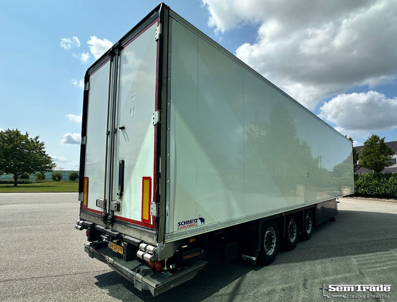 Schmitz Cargobull SCBS3B Carrier Vector 1550 Tail Lift 275 CM High Inside TOP Condition - Επικαθήμενο ψυγείο: φωτογραφία 4 Schmitz Cargobull SCBS3B Carrier Vector 1550 Tail Lift 275 CM High Inside TOP Condition - Επικαθήμενο ψυγείο: φωτογραφία 4