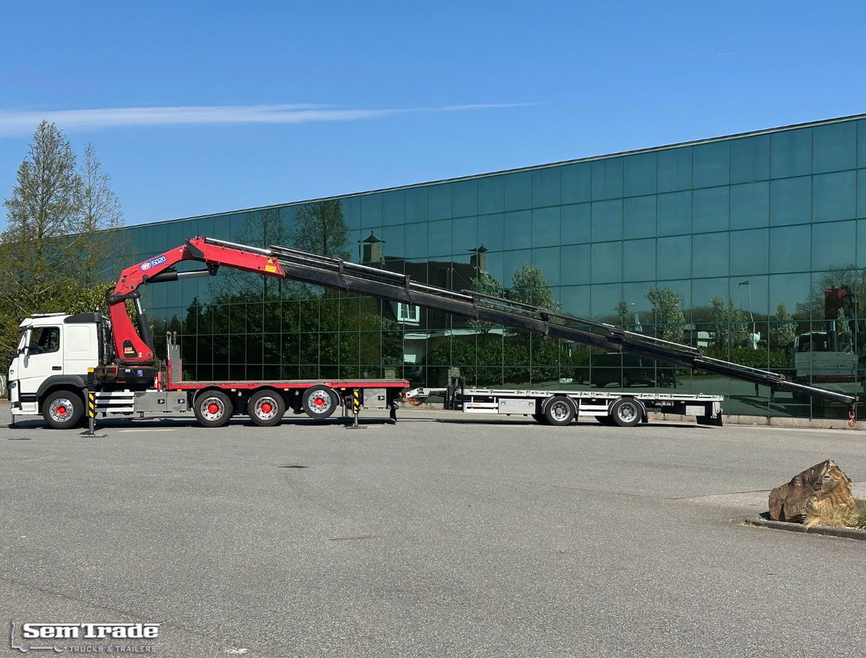Volvo FMX 540 8X4 HMF 6020 K8 Kraan 231.000 KM + 2023 Sterk Trailer Super Condit - Φορτηγό με γερανό: φωτογραφία 2 Volvo FMX 540 8X4 HMF 6020 K8 Kraan 231.000 KM + 2023 Sterk Trailer Super Condit - Φορτηγό με γερανό: φωτογραφία 2