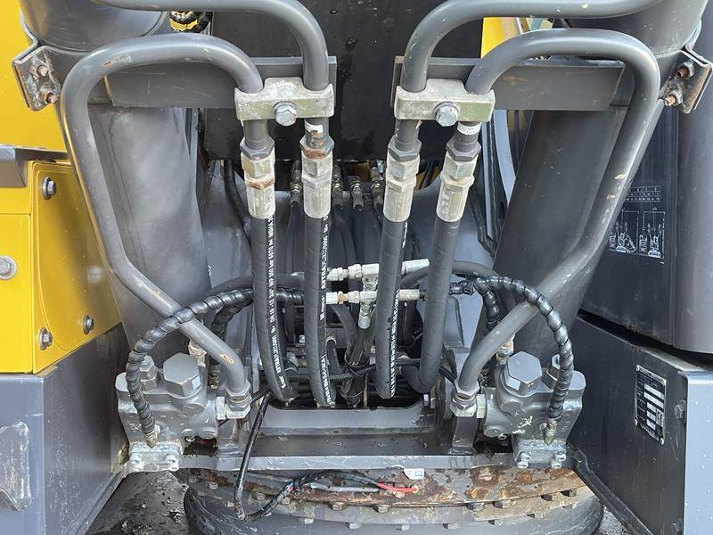 Ερπυστριοφόρος εκσκαφέας Volvo ECR 235 DL: φωτογραφία 15 Ερπυστριοφόρος εκσκαφέας Volvo ECR 235 DL: φωτογραφία 15