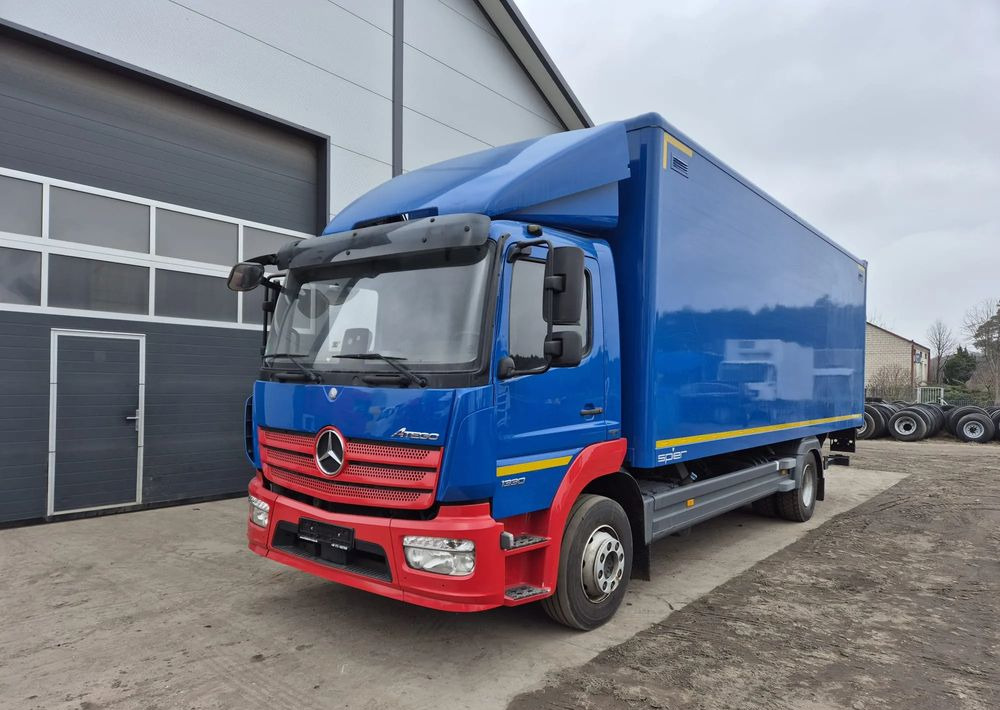 Mercedes-Benz Atego 1330 Euro 6 - Φορτηγό κόφα: φωτογραφία 1 Mercedes-Benz Atego 1330 Euro 6 - Φορτηγό κόφα: φωτογραφία 1