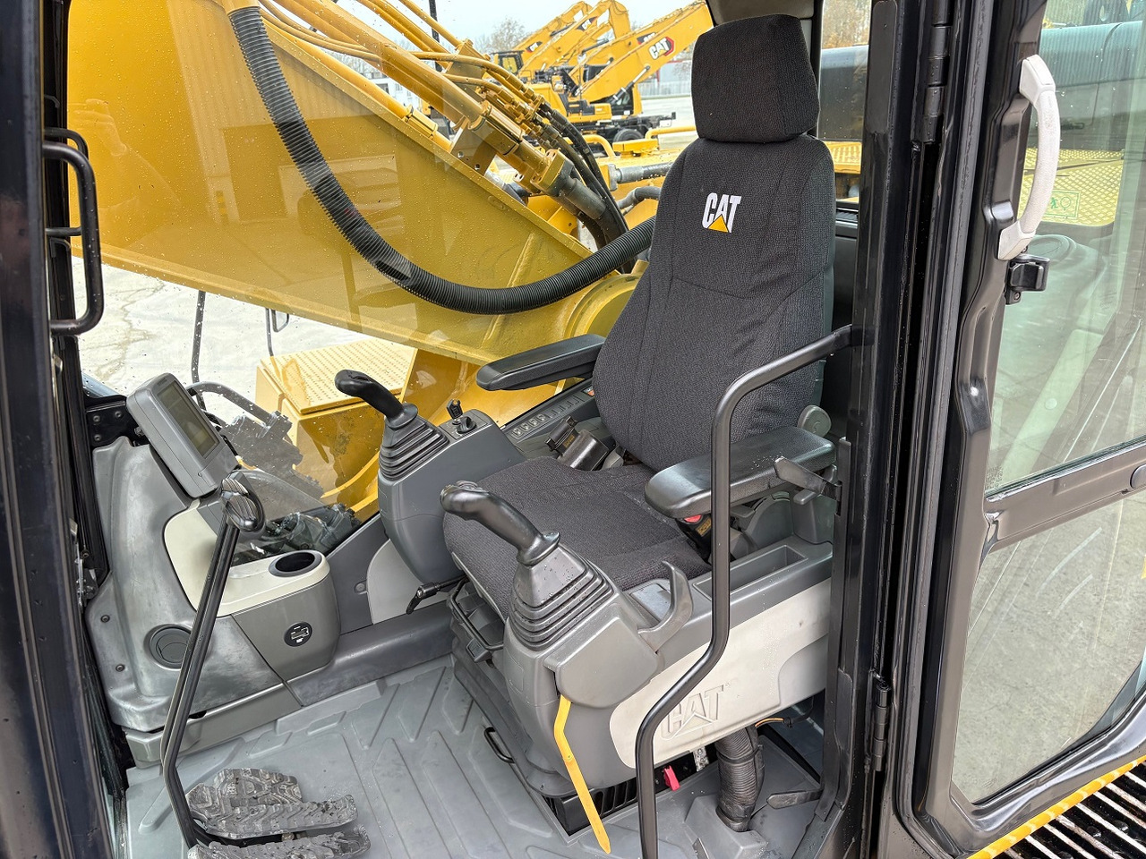 Ερπυστριοφόρος εκσκαφέας CATERPILLAR 345DL: φωτογραφία 15 Ερπυστριοφόρος εκσκαφέας CATERPILLAR 345DL: φωτογραφία 15