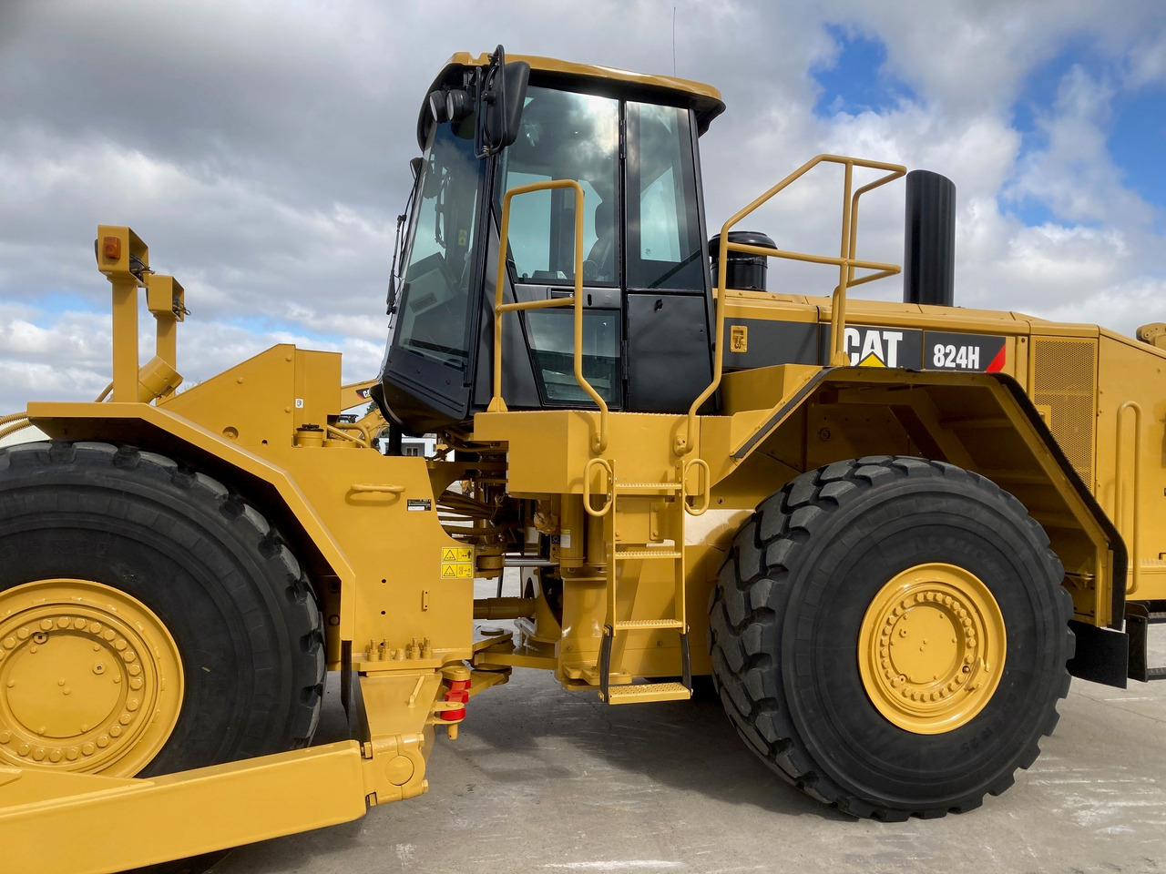 CATERPILLAR 824H - Μπουλντόζα: φωτογραφία 2 CATERPILLAR 824H - Μπουλντόζα: φωτογραφία 2