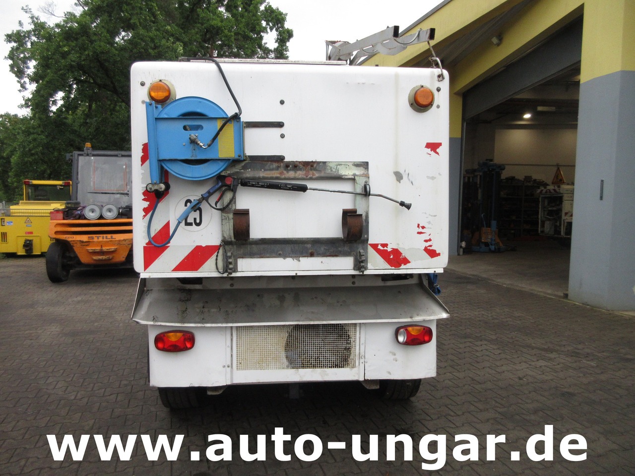 BUCHER CC5000 Kehrmaschine Motorschaden - Euro 5 Kärcher am Heck - Σάρωθρο δρόμων: φωτογραφία 5 BUCHER CC5000 Kehrmaschine Motorschaden - Euro 5 Kärcher am Heck - Σάρωθρο δρόμων: φωτογραφία 5