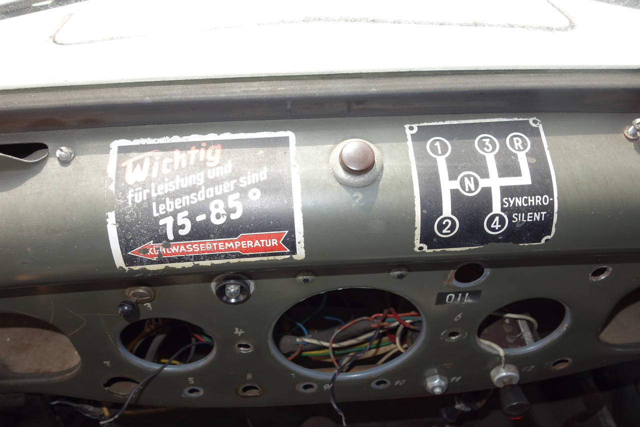 Ασθενοφόρο FORD Ford FK 3500 V8 mit H-Kennzeichen Oldtimer: φωτογραφία 41 Ασθενοφόρο FORD Ford FK 3500 V8 mit H-Kennzeichen Oldtimer: φωτογραφία 41