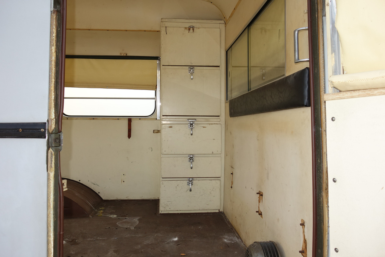 Ασθενοφόρο FORD Ford FK 3500 V8 mit H-Kennzeichen Oldtimer: φωτογραφία 27 Ασθενοφόρο FORD Ford FK 3500 V8 mit H-Kennzeichen Oldtimer: φωτογραφία 27