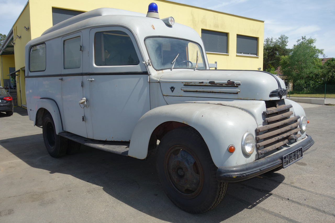 Ασθενοφόρο FORD Ford FK 3500 V8 mit H-Kennzeichen Oldtimer: φωτογραφία 8 Ασθενοφόρο FORD Ford FK 3500 V8 mit H-Kennzeichen Oldtimer: φωτογραφία 8