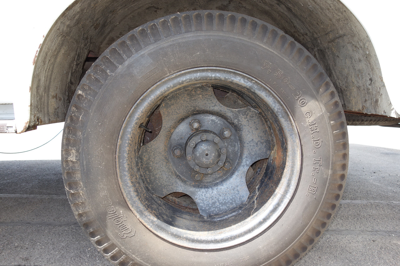 Ασθενοφόρο FORD Ford FK 3500 V8 mit H-Kennzeichen Oldtimer: φωτογραφία 46 Ασθενοφόρο FORD Ford FK 3500 V8 mit H-Kennzeichen Oldtimer: φωτογραφία 46