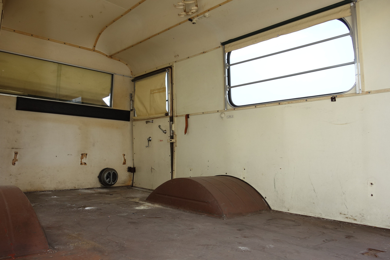 Ασθενοφόρο FORD Ford FK 3500 V8 mit H-Kennzeichen Oldtimer: φωτογραφία 23 Ασθενοφόρο FORD Ford FK 3500 V8 mit H-Kennzeichen Oldtimer: φωτογραφία 23