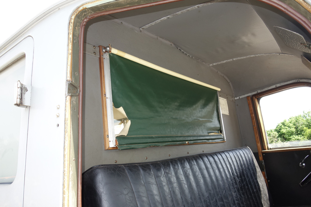 Ασθενοφόρο FORD Ford FK 3500 V8 mit H-Kennzeichen Oldtimer: φωτογραφία 33 Ασθενοφόρο FORD Ford FK 3500 V8 mit H-Kennzeichen Oldtimer: φωτογραφία 33