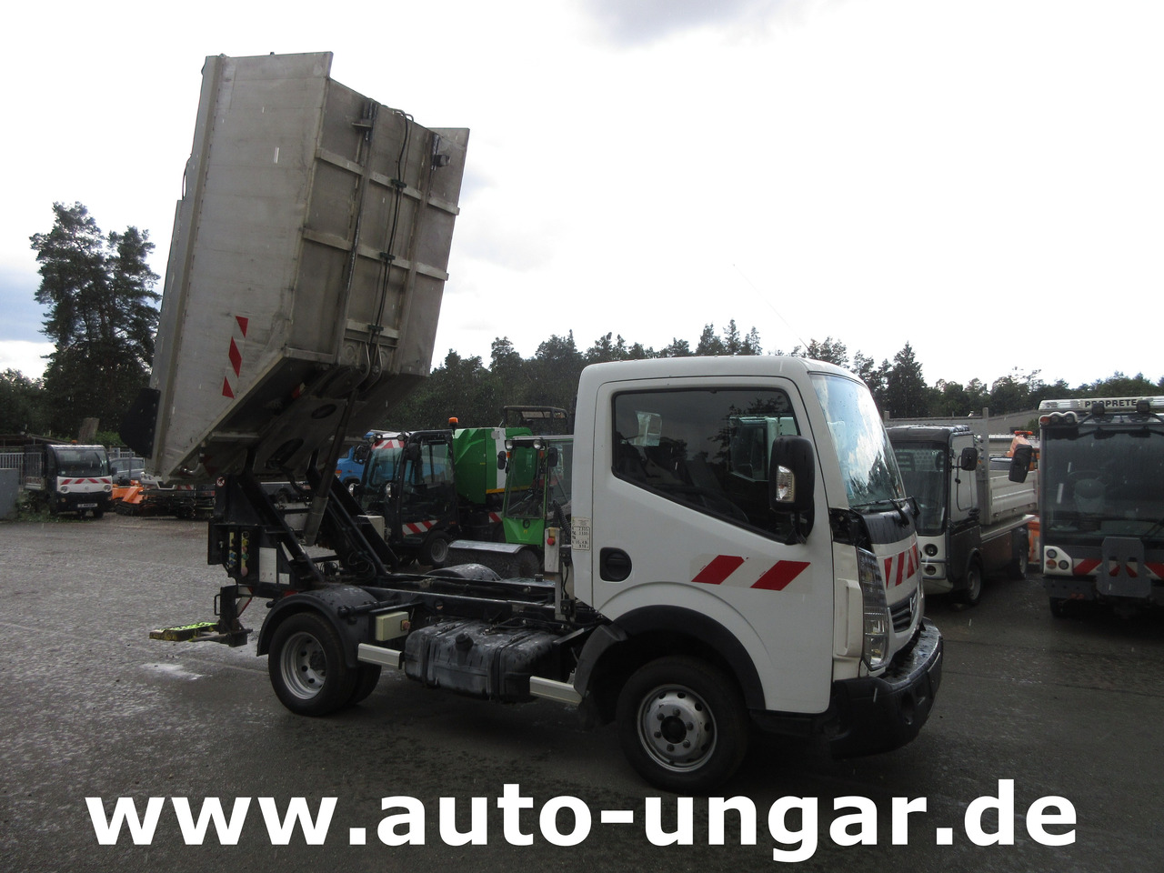 Απορριμματοφόρο για τη μεταφορά απορριμμάτων RENAULT Maxity 3.500kg Faun Provence Benne Müllwagen 5m³ Alumulde mit Presse: φωτογραφία 9 Απορριμματοφόρο για τη μεταφορά απορριμμάτων RENAULT Maxity 3.500kg Faun Provence Benne Müllwagen 5m³ Alumulde mit Presse: φωτογραφία 9