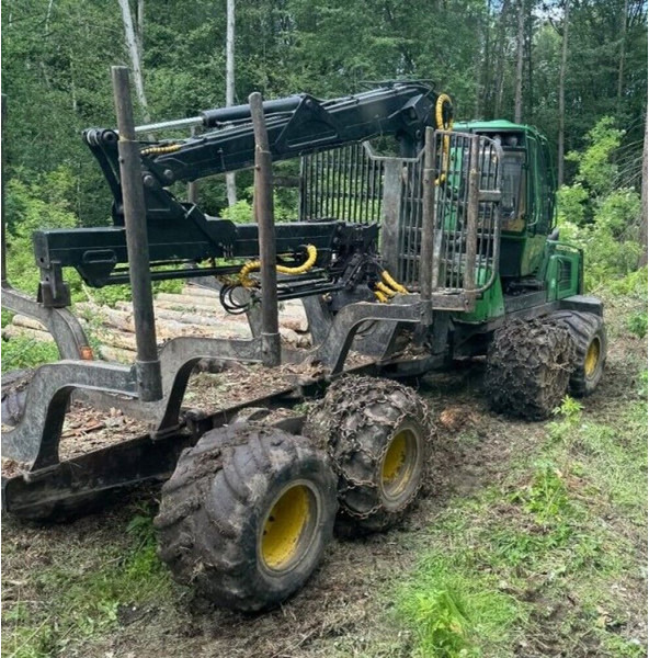 John Deere 1010E 8W - Λαστιχοφόρα προωθητικo - forwarder: φωτογραφία 2 John Deere 1010E 8W - Λαστιχοφόρα προωθητικo - forwarder: φωτογραφία 2