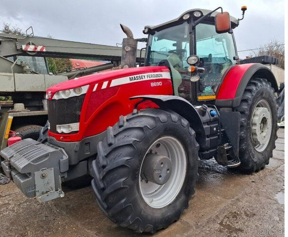 Massey Ferguson 8690 (MF) - Τρακτέρ: φωτογραφία 4 Massey Ferguson 8690 (MF) - Τρακτέρ: φωτογραφία 4
