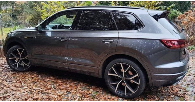 Volkswagen Touareg 3.0 TDi R-line 4-motion - SUV: φωτογραφία 3 Volkswagen Touareg 3.0 TDi R-line 4-motion - SUV: φωτογραφία 3