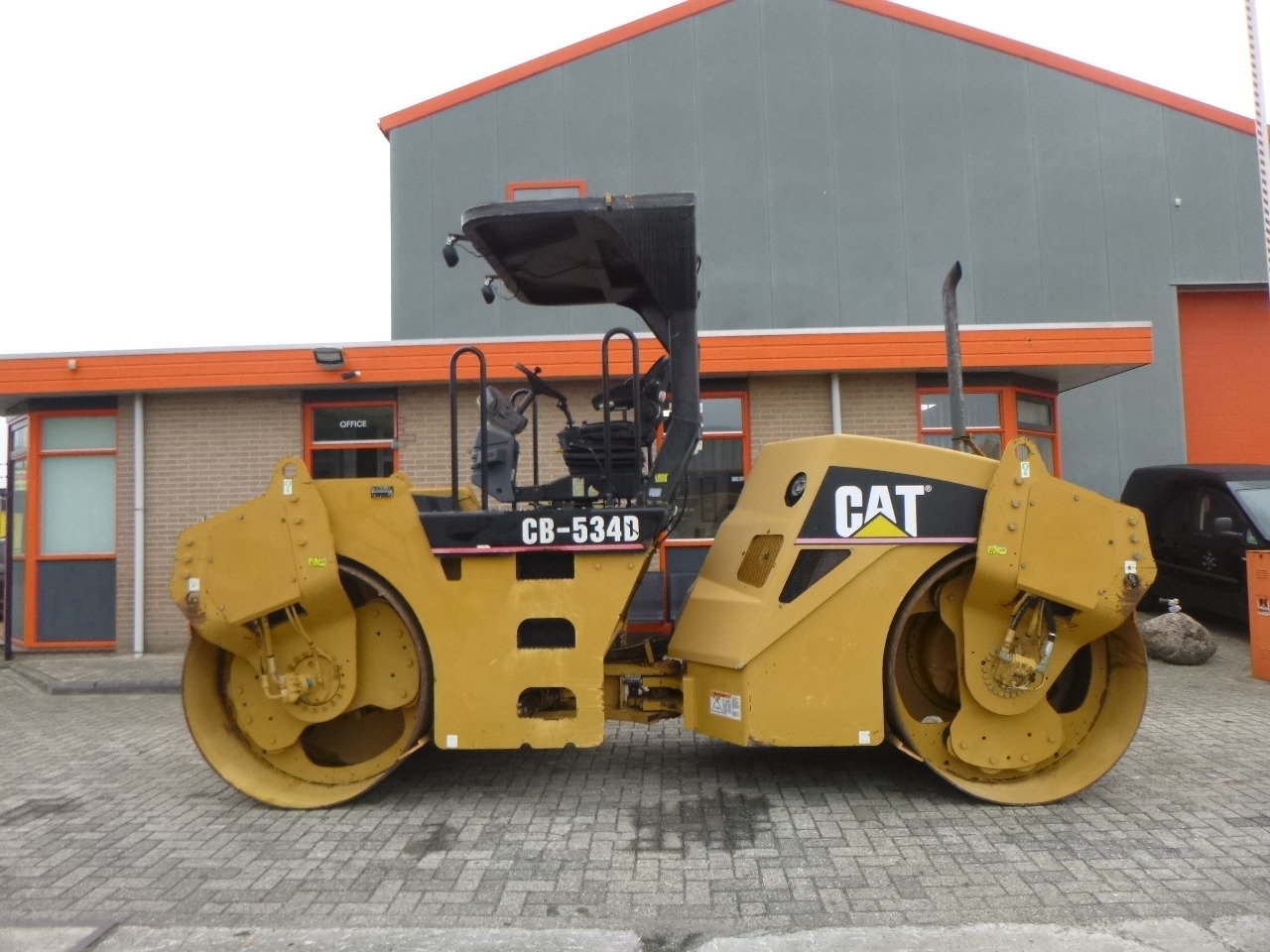 CATERPILLAR CB-534D - Ασφαλτικός οδοστρωτήρας: φωτογραφία 1 CATERPILLAR CB-534D - Ασφαλτικός οδοστρωτήρας: φωτογραφία 1