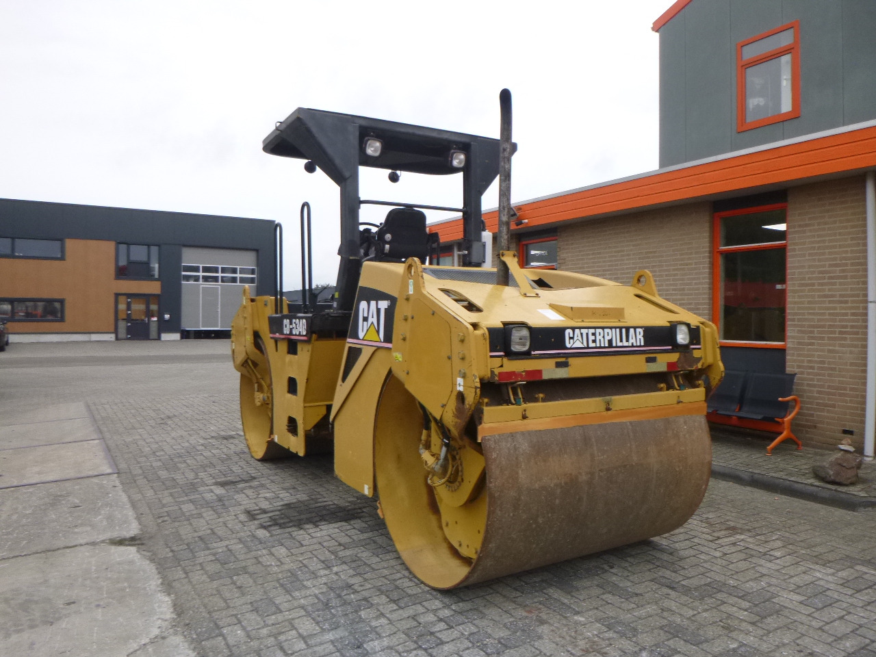 CATERPILLAR CB-534D - Ασφαλτικός οδοστρωτήρας: φωτογραφία 3 CATERPILLAR CB-534D - Ασφαλτικός οδοστρωτήρας: φωτογραφία 3
