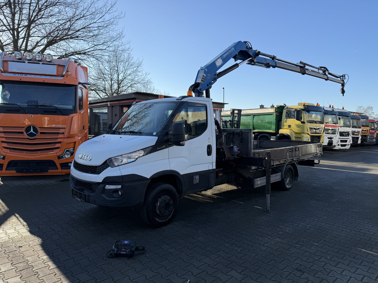 Iveco Daily 70C17 HMF 635 Kran bis 11 Meter - Φορτηγό με γερανό, Μικρό φορτηγό με καρότσα: φωτογραφία 1 Iveco Daily 70C17 HMF 635 Kran bis 11 Meter - Φορτηγό με γερανό, Μικρό φορτηγό με καρότσα: φωτογραφία 1
