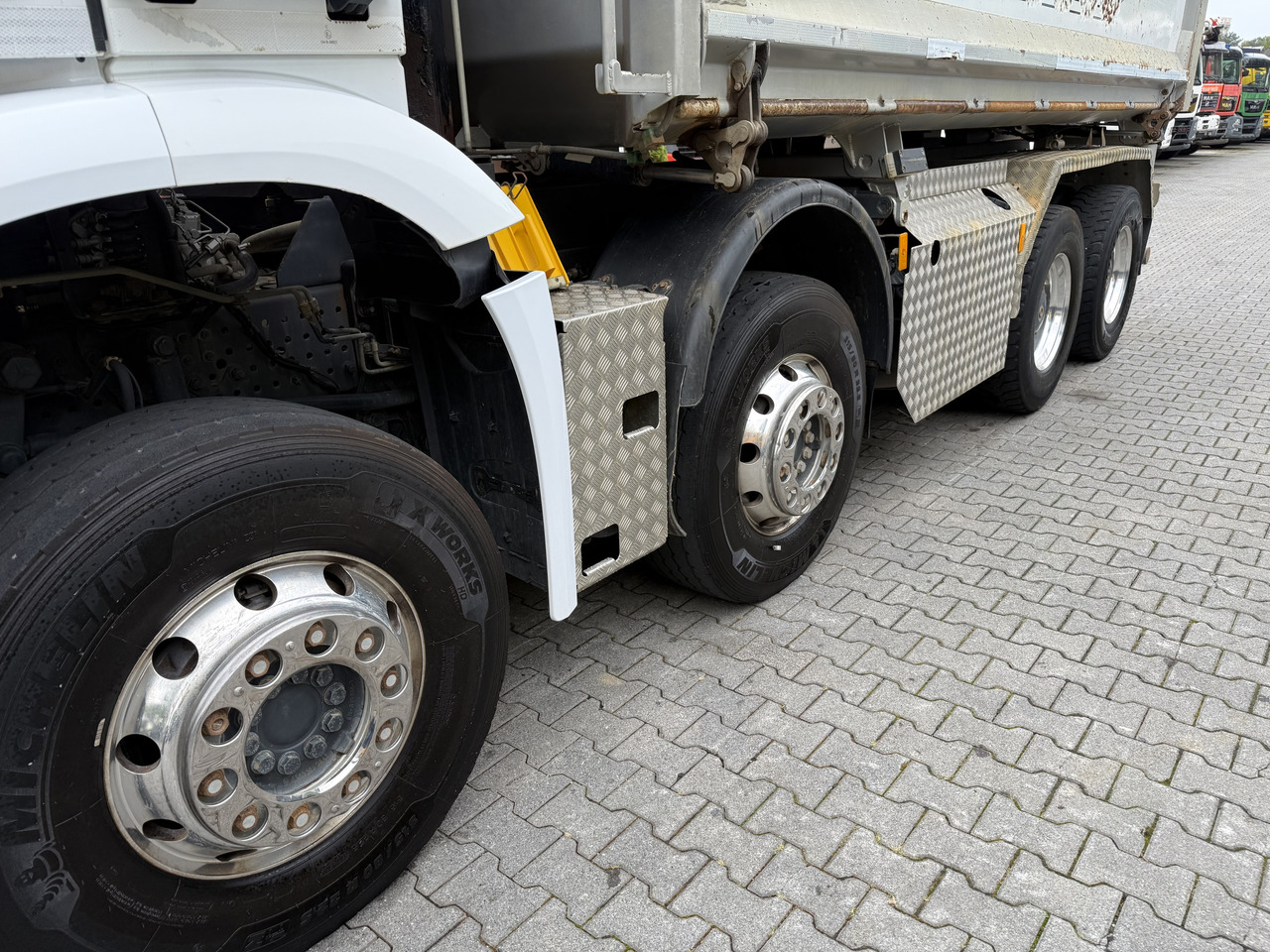 Mercedes-Benz Arocs 3245 K 8X4 - Φορτηγό ανατρεπόμενο: φωτογραφία 4 Mercedes-Benz Arocs 3245 K 8X4 - Φορτηγό ανατρεπόμενο: φωτογραφία 4