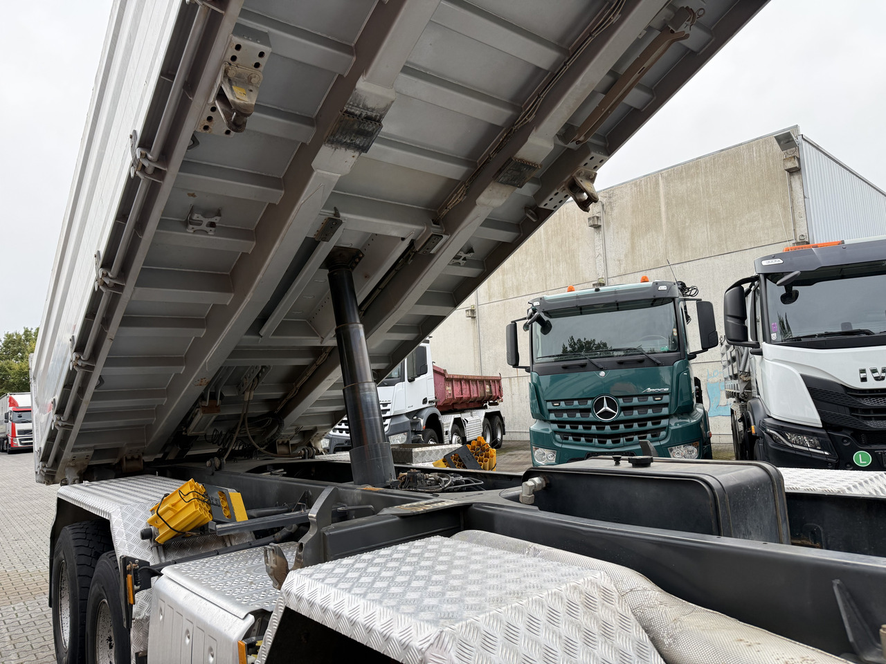 Mercedes-Benz Arocs 3246K 8X4 Meiller - Φορτηγό ανατρεπόμενο: φωτογραφία 2 Mercedes-Benz Arocs 3246K 8X4 Meiller - Φορτηγό ανατρεπόμενο: φωτογραφία 2