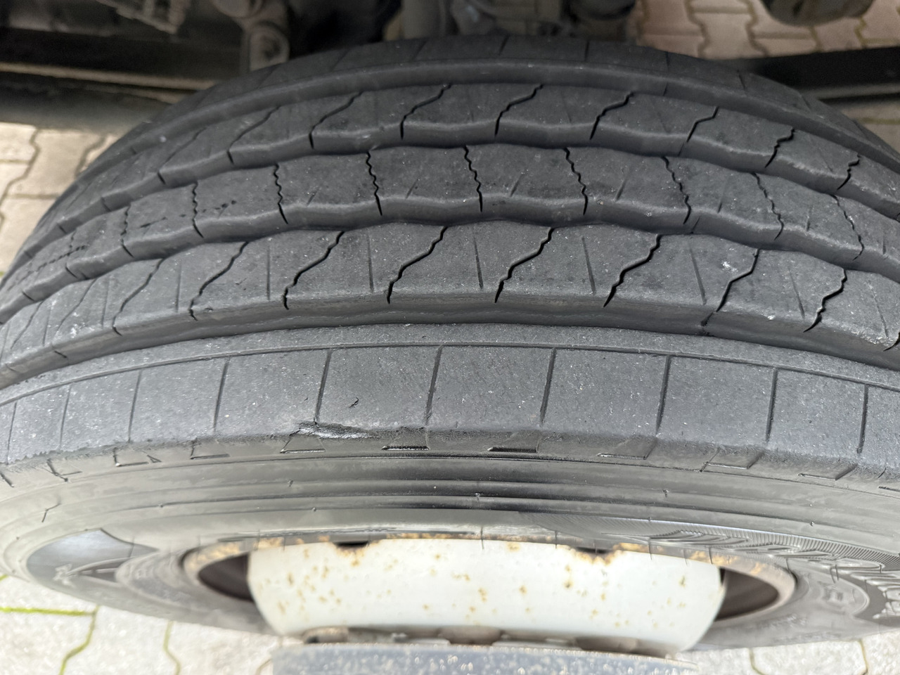 Mercedes-Benz Atego 1224 - Φορτηγό κόφα: φωτογραφία 3 Mercedes-Benz Atego 1224 - Φορτηγό κόφα: φωτογραφία 3
