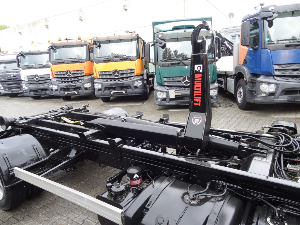 Renault D180.75 Haken Multilift - Φορτηγό φόρτωσης γάντζου: φωτογραφία 2 Renault D180.75 Haken Multilift - Φορτηγό φόρτωσης γάντζου: φωτογραφία 2