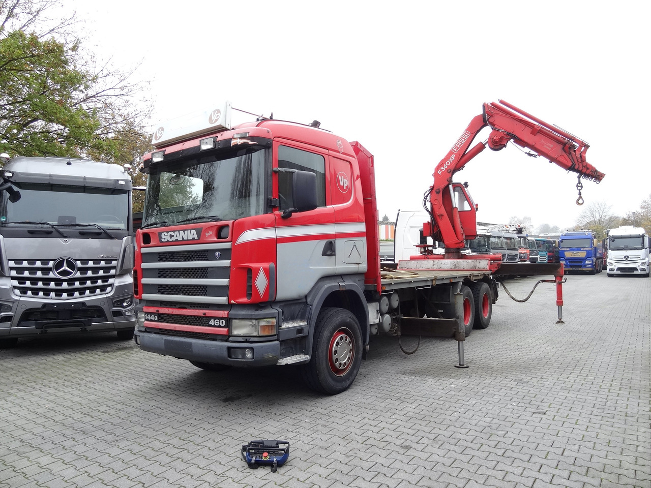Scania R144 460 6X4 Fassi 360 bis 25 Meter - Φορτηγό με ανοιχτή καρότσα, Φορτηγό με γερανό: φωτογραφία 1 Scania R144 460 6X4 Fassi 360 bis 25 Meter - Φορτηγό με ανοιχτή καρότσα, Φορτηγό με γερανό: φωτογραφία 1