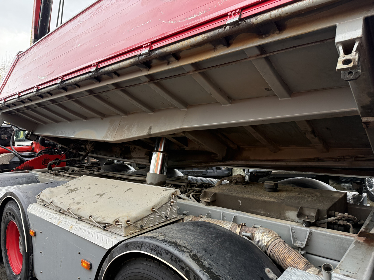 Scania R580 V8 8X4 Kipper Kran Palfinger 22002 - Φορτηγό ανατρεπόμενο, Φορτηγό με γερανό: φωτογραφία 3 Scania R580 V8 8X4 Kipper Kran Palfinger 22002 - Φορτηγό ανατρεπόμενο, Φορτηγό με γερανό: φωτογραφία 3