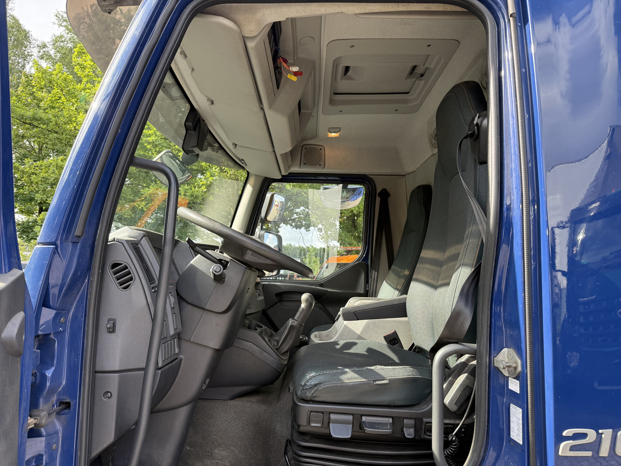 Volvo FL210 14 Tonner - Φορτηγό μουσαμάς: φωτογραφία 4 Volvo FL210 14 Tonner - Φορτηγό μουσαμάς: φωτογραφία 4