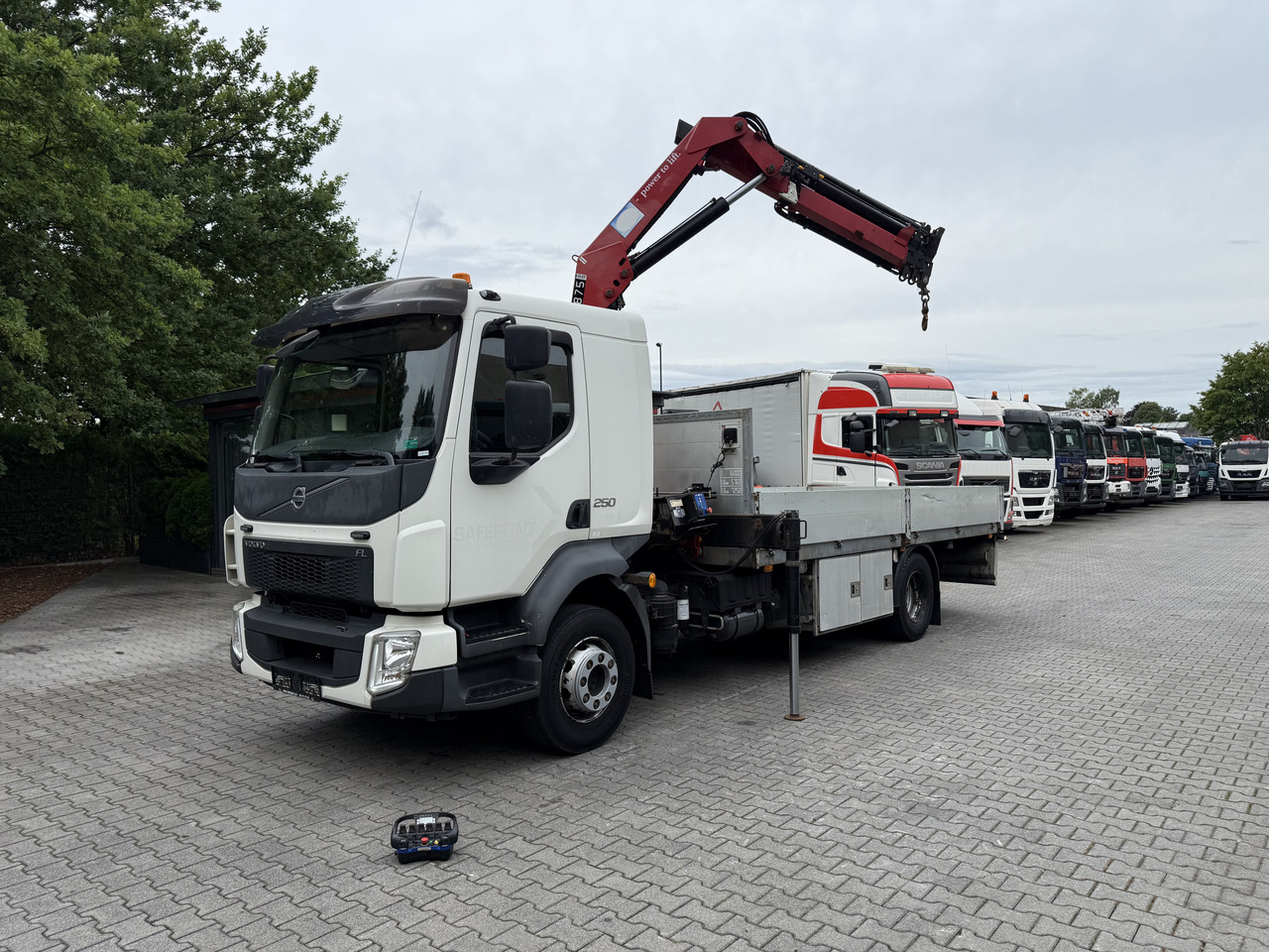 Volvo FL250.16 HMF 875 K3 - Φορτηγό με γερανό: φωτογραφία 1 Volvo FL250.16 HMF 875 K3 - Φορτηγό με γερανό: φωτογραφία 1