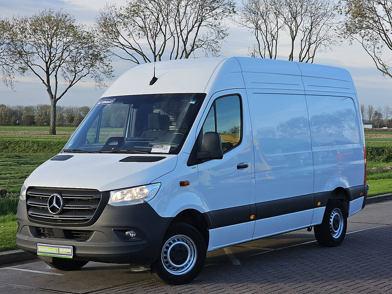 Mercedes-Benz Sprinter 317 L2H2 RWD Mbux10 - Βαν: φωτογραφία 2 Mercedes-Benz Sprinter 317 L2H2 RWD Mbux10 - Βαν: φωτογραφία 2