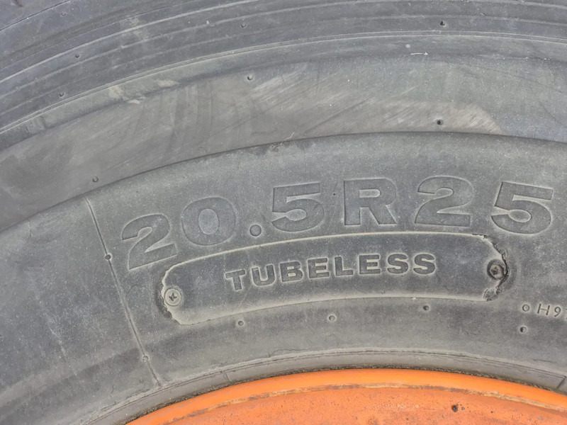 Bridgestone 20.5R25 - Ελαστικό: φωτογραφία 3 Bridgestone 20.5R25 - Ελαστικό: φωτογραφία 3
