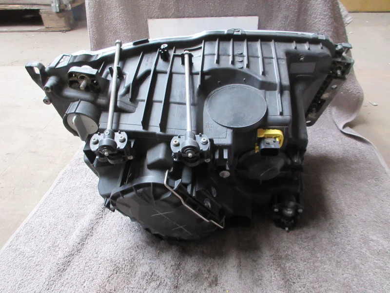 Mercedes-Benz A 960 820 26 39 XENOS KOPLAMP LINKS MERCEDES MP4 EURO 6 LINKS - Προβολέας για Φορτηγό: φωτογραφία 4 Mercedes-Benz A 960 820 26 39 XENOS KOPLAMP LINKS MERCEDES MP4 EURO 6 LINKS - Προβολέας για Φορτηγό: φωτογραφία 4