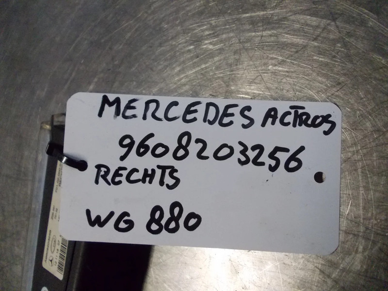 Mercedes-Benz ACTROS A 960 820 32 56 LED MODULE RECHTS EURO 6 - Προβολέας για Φορτηγό: φωτογραφία 2 Mercedes-Benz ACTROS A 960 820 32 56 LED MODULE RECHTS EURO 6 - Προβολέας για Φορτηγό: φωτογραφία 2