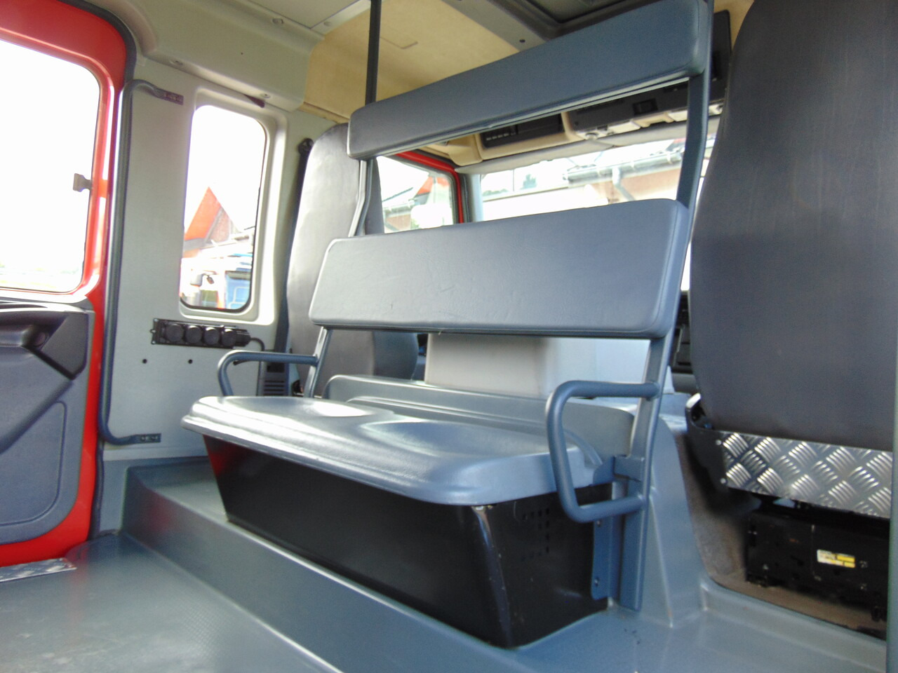 Πυροσβεστικό όχημα RENAULT Premium 260 GICAR: φωτογραφία 16