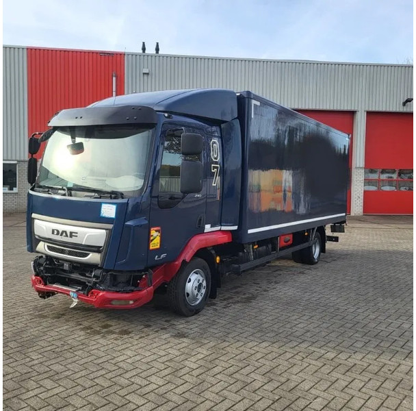 DAF LF 210 / ENGINE RUNNING / ONLY:120371 KM / PLATFORM:1000 KG / LWDS / AIRCO / AUTOMATIC / EURO-6 / 2022 - Φορτηγό κόφα: φωτογραφία 1 DAF LF 210 / ENGINE RUNNING / ONLY:120371 KM / PLATFORM:1000 KG / LWDS / AIRCO / AUTOMATIC / EURO-6 / 2022 - Φορτηγό κόφα: φωτογραφία 1