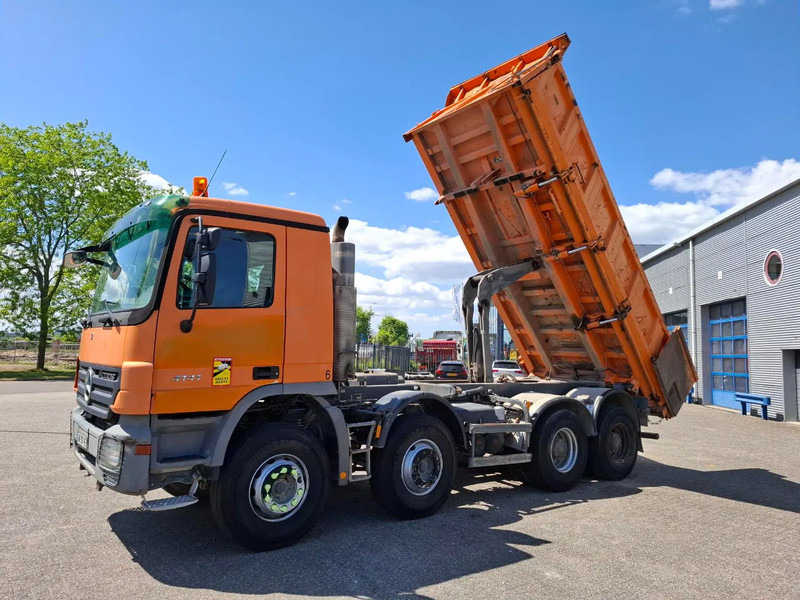 Mercedes-Benz Actros 4141 / 3SIDE MEILLER TIPPER / FULL-STEEL / DRUM BRAKES / ONLY:535937 KM / 2XSTEERING AXLE / AIRCO / AUTOMATIC / EURO-3 / - Φορτηγό ανατρεπόμενο: φωτογραφία 1 Mercedes-Benz Actros 4141 / 3SIDE MEILLER TIPPER / FULL-STEEL / DRUM BRAKES / ONLY:535937 KM / 2XSTEERING AXLE / AIRCO / AUTOMATIC / EURO-3 / - Φορτηγό ανατρεπόμενο: φωτογραφία 1