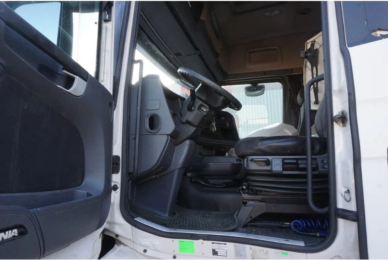 Interior photo 2: Μίσθωση Scania R450 / ENGINE RUNNING / RETARDER / PTO PREPAIRED / ALCOA / AUTOMATIC / EURO-6 / 2014 Scania R450 / ENGINE RUNNING / RETARDER / PTO PREPAIRED / ALCOA / AUTOMATIC / EURO-6 / 2014