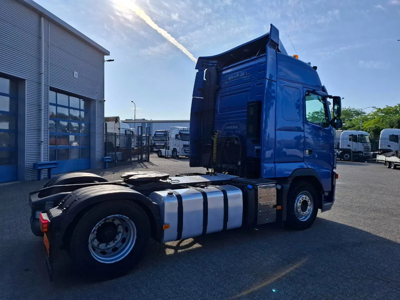 Volvo FH13-400 / HYDRAULICS / NL TRUCK / TUV:14-09-2025 / GLOBETROTTER / FRIGDE / AIRCO / AUTOMATIC / EURO-5 / 2006 - Τράκτορας: φωτογραφία 5 Volvo FH13-400 / HYDRAULICS / NL TRUCK / TUV:14-09-2025 / GLOBETROTTER / FRIGDE / AIRCO / AUTOMATIC / EURO-5 / 2006 - Τράκτορας: φωτογραφία 5